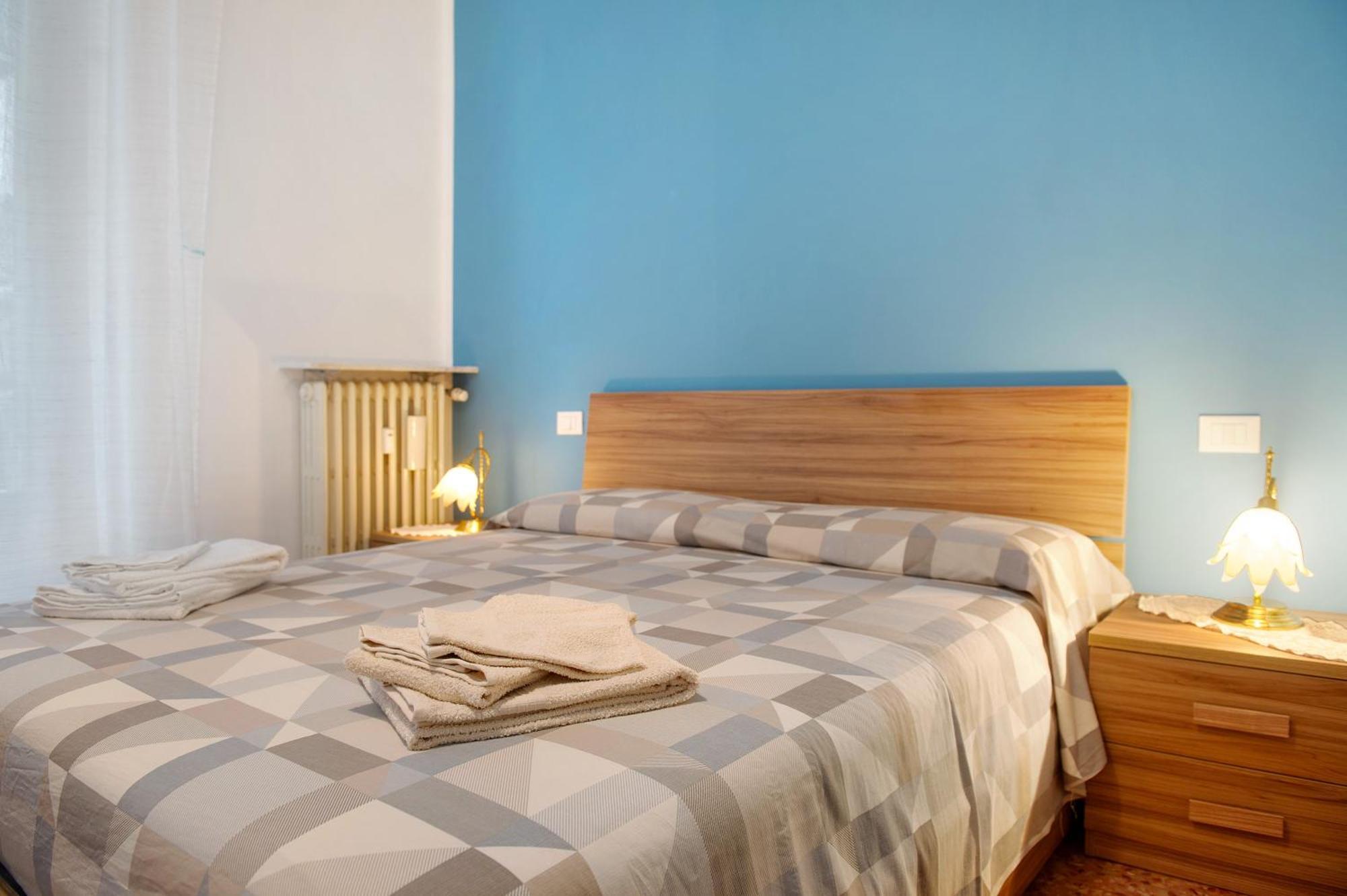 Alesa Apartament Vercelli Buitenkant foto