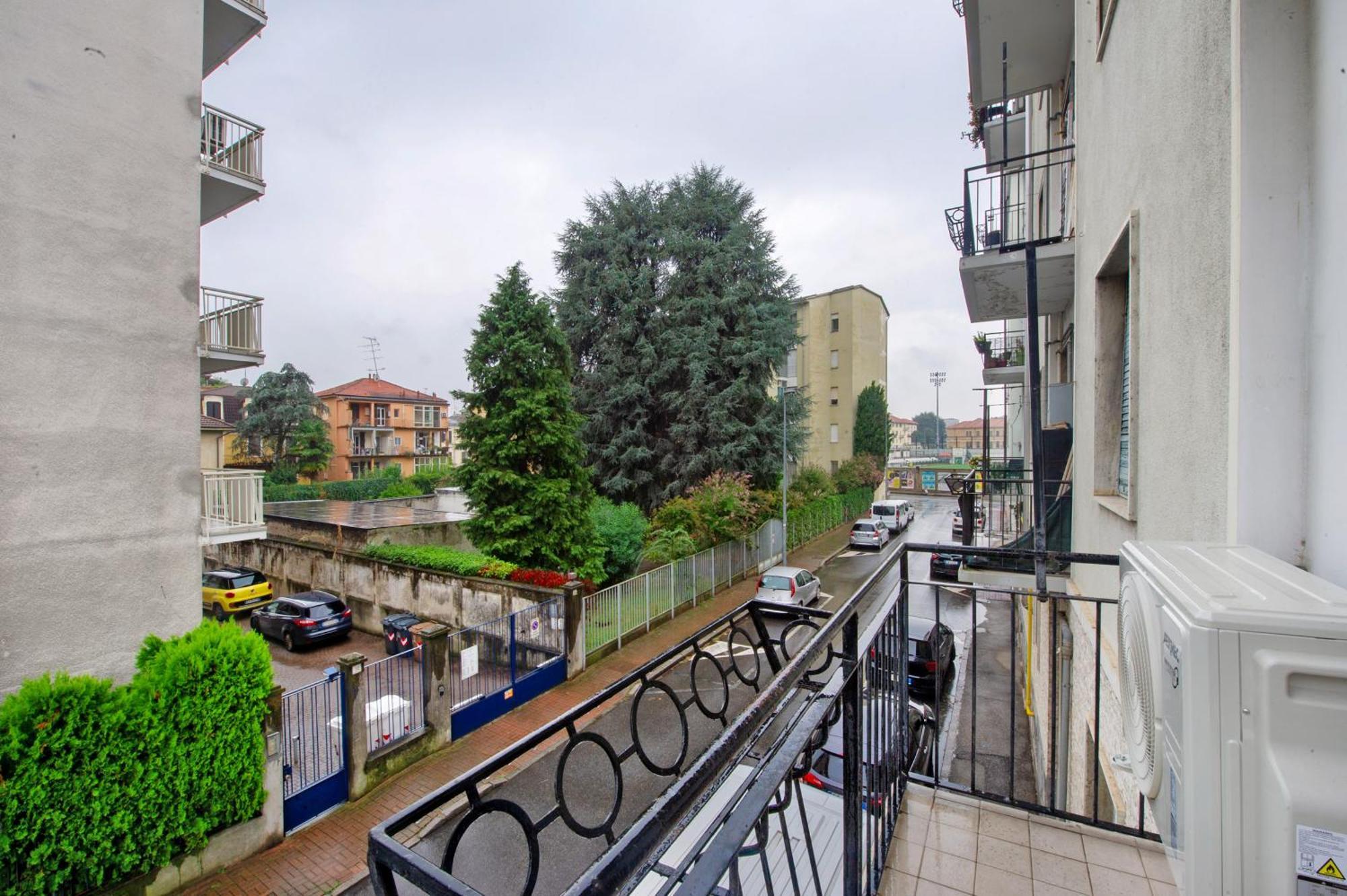 Alesa Apartament Vercelli Buitenkant foto